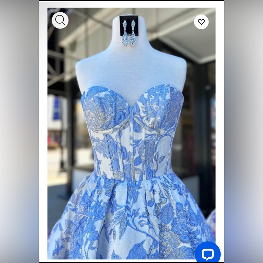 Elegant Blue Floral Strapless Dress